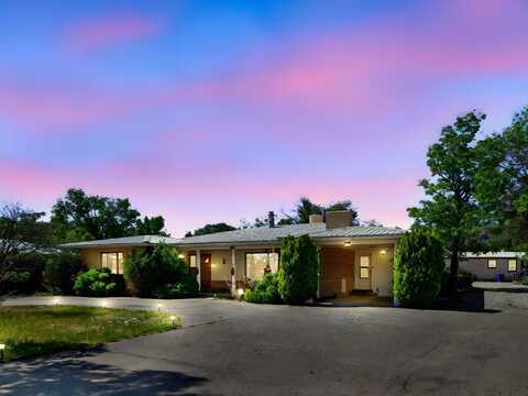 707 Middle San Pedro Road, Espanola, NM 87532