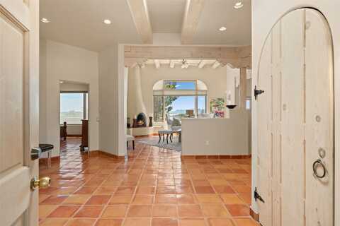 28 Camino Caballos, Lamy, NM 87540