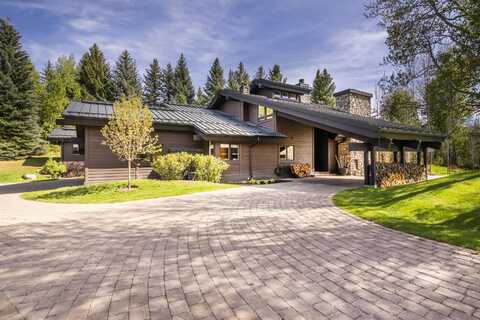104 Fairway Rd, Sun Valley, ID 83353