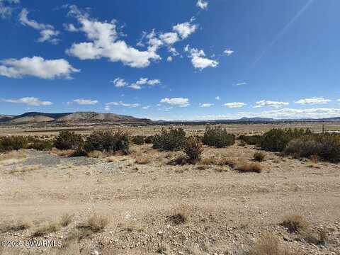 54870 N Paintbrush Lane, Seligman, AZ 86337