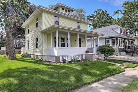 101 Knollwood Avenue, Cranston, RI 02910