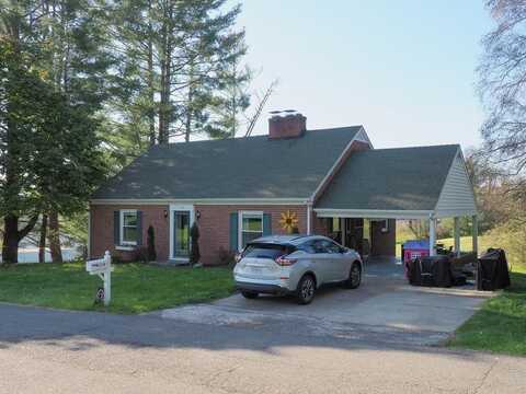 116 Early St., Hillsville, VA 24343