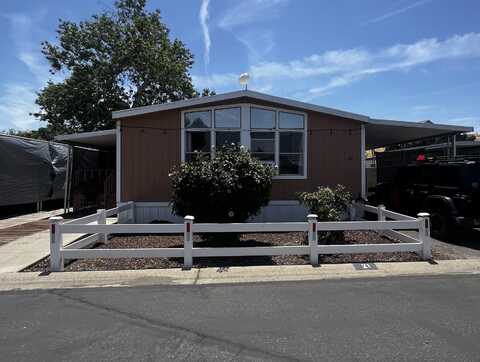 720 E Worth Avenue, Porterville, CA 93257