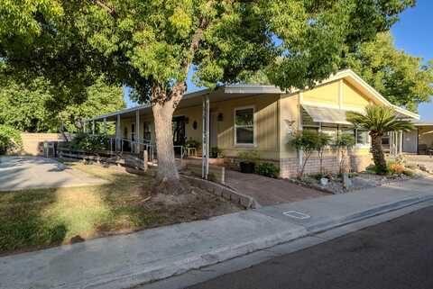 3044 S Parkwood Street, Visalia, CA 93277