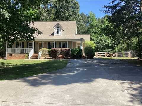 695 Old Castle Drive, Randleman, NC 27317