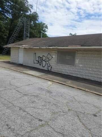 127 College Street, Thomasville, NC 27360