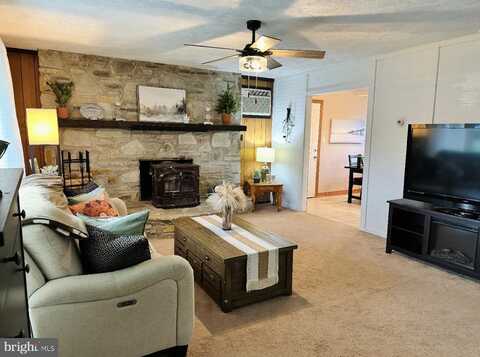 7 HAY ROAD, LEVITTOWN, PA 19056