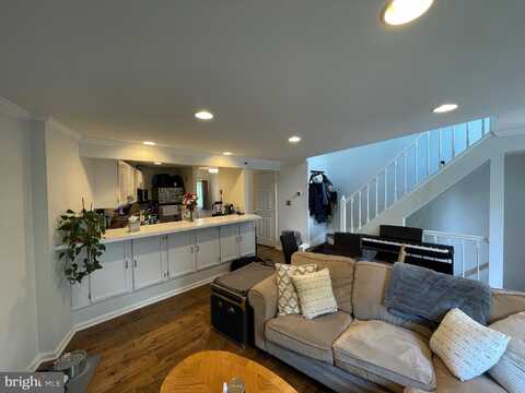 7321 CASTLEBERG COURT, ALEXANDRIA, VA 22315