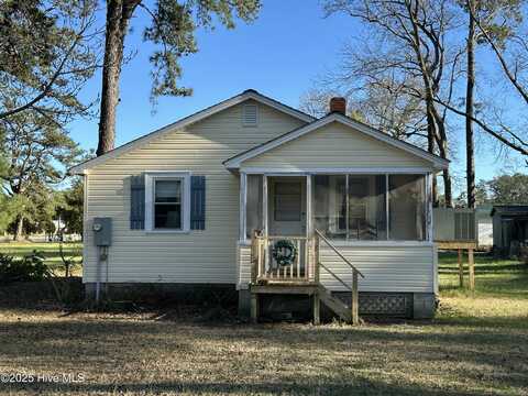 320 Loop Road, Belhaven, NC 27810