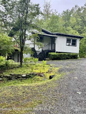 27 Croswell Manor Drive, Shokan, NY 12481