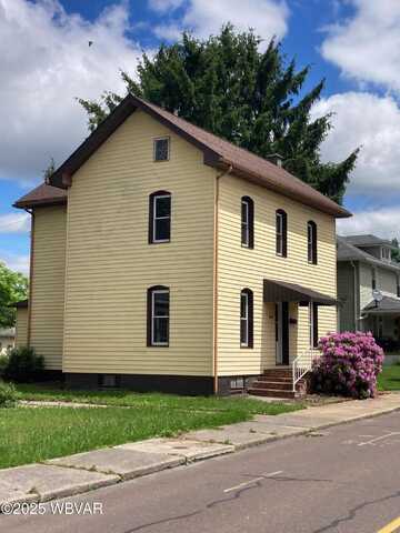215 E 8TH STREET, Watsontown, PA 17777