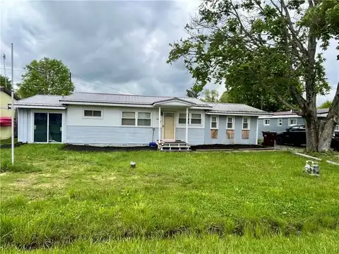 10672 Center Ave, Conneaut Lake, PA 16316