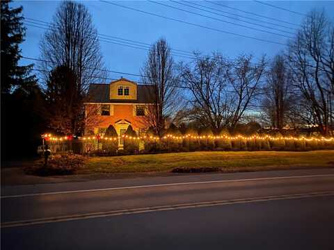 2165 Hulton Rd, Oakmont, PA 15147