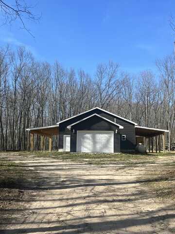 6100 Gate Road, Houghton Lake, MI 48629