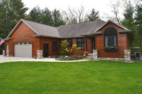 109 James Square Street, Roscommon, MI 48653