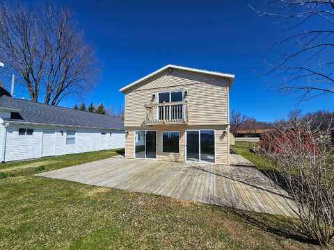 7903 E Houghton Lake Drive, Houghton Lake, MI 48629