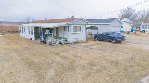 11091 West Shore Drive, Houghton Lake, MI 48629