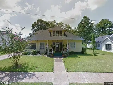 Cedar St, WARREN, AR 71671