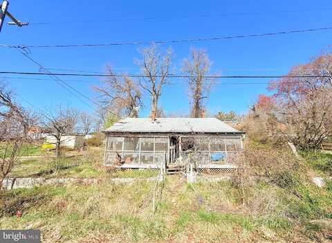 Corby, TRIANGLE, VA 22172