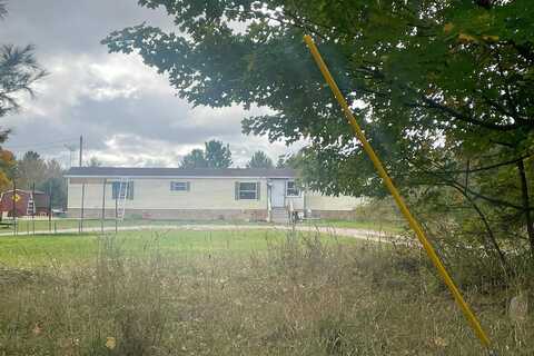 Bonz Bch Hwy, Onaway, MI 49765