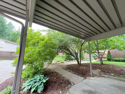 Farmbrook Villa Dr Unit 114, Southfield, MI 48034