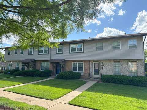 Carefree Ln 101, Florissant, MO 63033