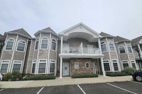 Jacqueline Way, #105C, North Babylon, NY 11703