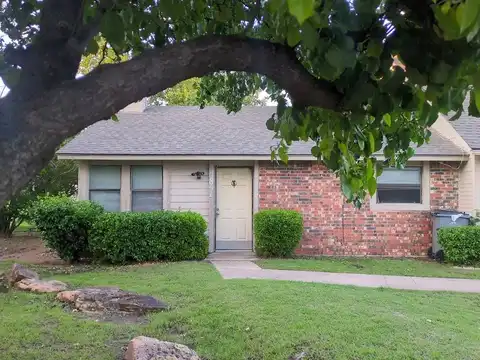 16 Nw Willow Springs, Lawton, OK 73505