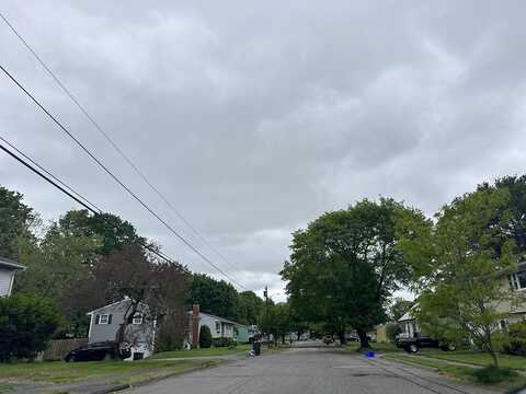 Sonning, BEVERLY, MA 01915