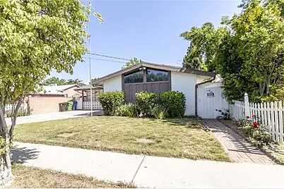 Street &Amp; Hoover Stree, Los Angeles, CA 90006