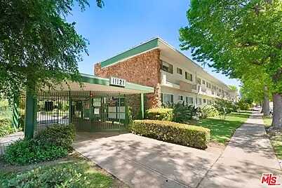 Street &Amp; Hoover Stree, Los Angeles, CA 90034