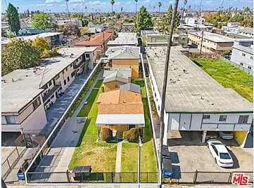 Street &Amp; Hoover Stree, Los Angeles, CA 90044