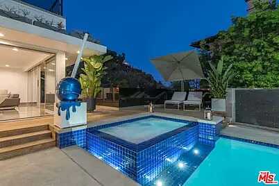 Beverly And Oxfor, Los Angeles, CA 90049