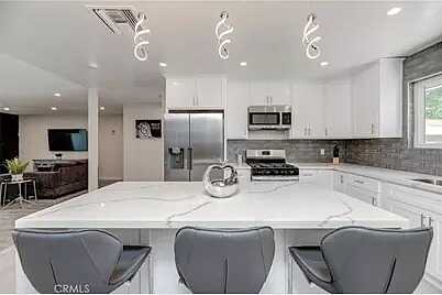 Cahueng, Los Angeles, CA 90046