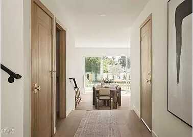 Dobinson S, Los Angeles, CA 90032