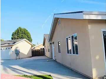 Encino Avenue &Amp; Oak Creek Cour, Los Angeles, CA 90068