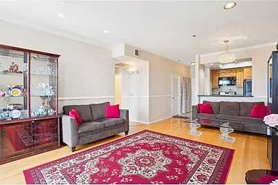 Hazeltine Av, Los Angeles, CA 90017
