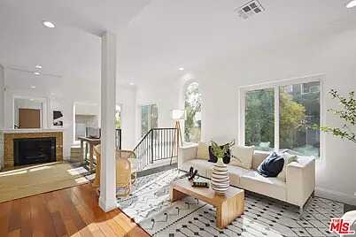 Highland Ave, Los Angeles, CA 90035