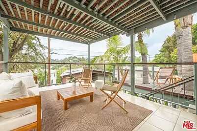 Highland Ave, Los Angeles, CA 90065