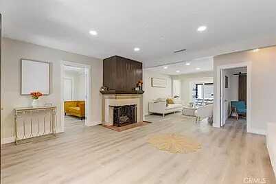 Highland Ave, Los Angeles, CA 91504