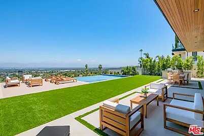Hollywood &Amp; Vin, Los Angeles, CA 90064