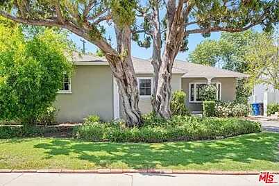 North Of Victory, West Of Topang, Los Angeles, CA 90028