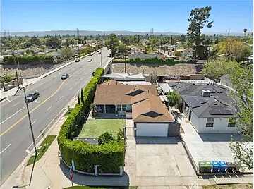 Roscoe Blvd And Hillary D, Los Angeles, CA 90049