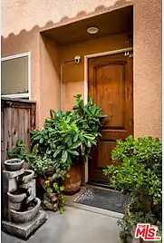 S. Gramerc, Los Angeles, CA 90047