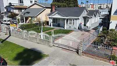 Satur, Los Angeles, CA 90004