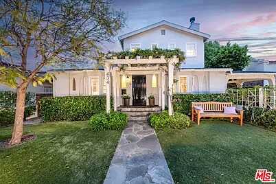 South Of Valley Vist, Los Angeles, CA 90004