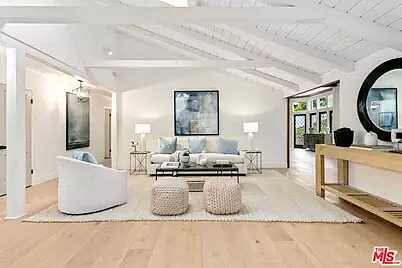 South Of Valley Vist, Los Angeles, CA 90027