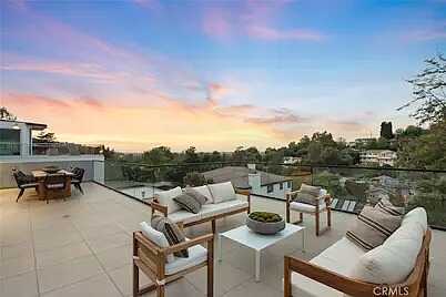 South Of Valley Vist, Los Angeles, CA 90047