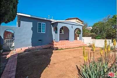 White Oa, Los Angeles, CA 90023