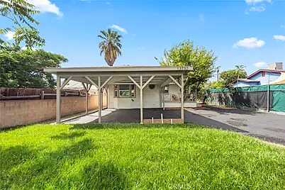White Oa, Los Angeles, CA 90038